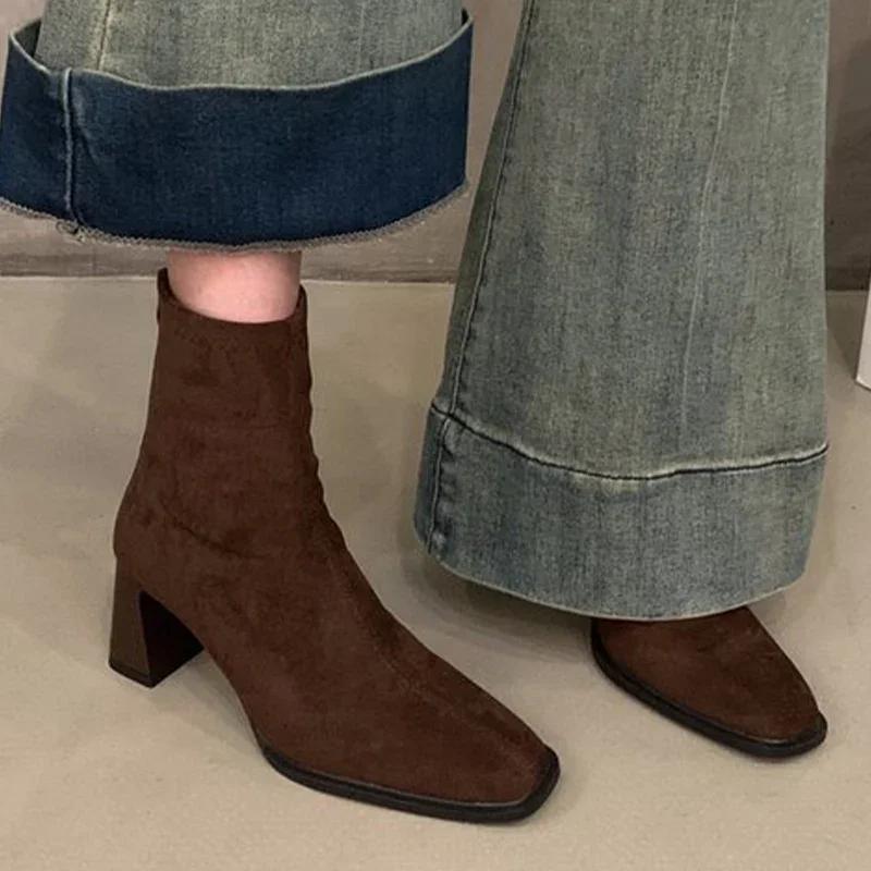 Tocuri înalte Cizme de zăpadă pentru femei Pantofi din piele intoarsa cu varf patrat Cizme Chelsea de designer de iarna Trend Goth Gladiator Botas De Mujer