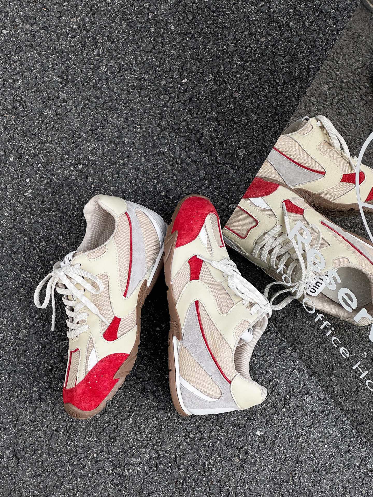 

Summer new leather women s flat-bottomed casual sports board shoes mesh breathable white shoes 35 бежевый