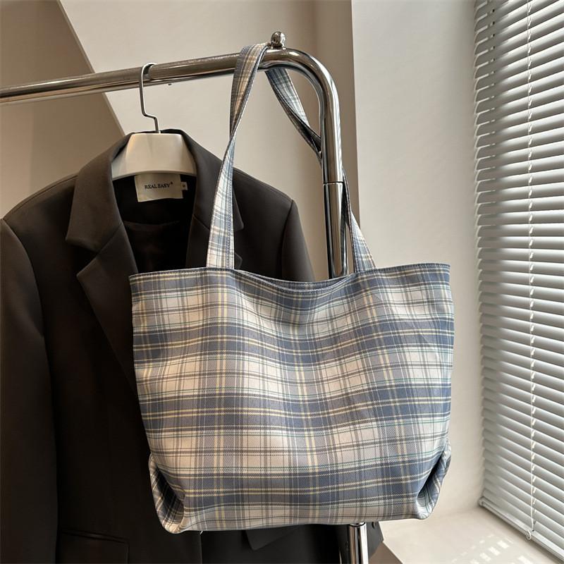 Stylish And Trendy Korean Autumn Tote Bag With Large Capacity For Everyday Use