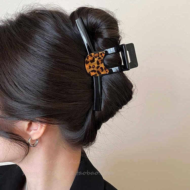 Leopard Print Cat Hair Clip for Women - Versatile and Fashionable Updo Claw Clip