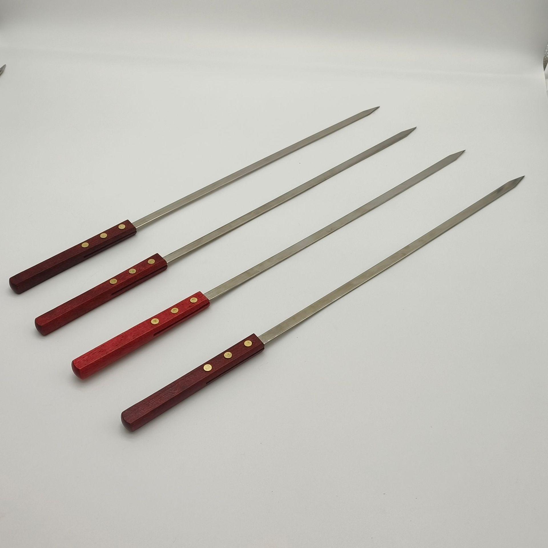 

Большие шампуры для барбекю из нержавеющей стали с деревянной ручкой для кемпинга на открытом воздухе 40cm length, 1cm width