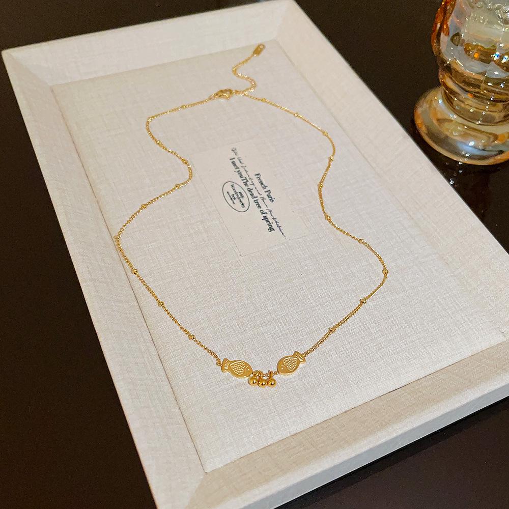 

Элегантное ожерелье из титановой стали: Шикарный, Прочный, Невыцветающий Дизайн для Женщин