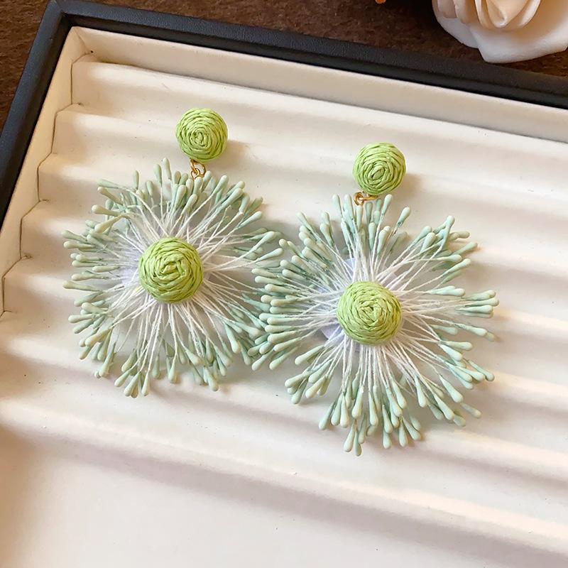 Spring and Summer New Handwoven Round Flower Star Stud Earrings Small Fresh Holiday Style Earrings Fashionable Exaggerated Earrings