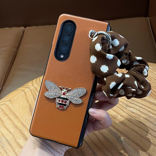 

Роскошный чехол для телефона из искусственной кожи с 3d стразами и пчелами для Samsung Galaxy Z Fold 3 4 2 5g задняя крышка с портативным ремешком на запястье For Samsung Z Fold 2