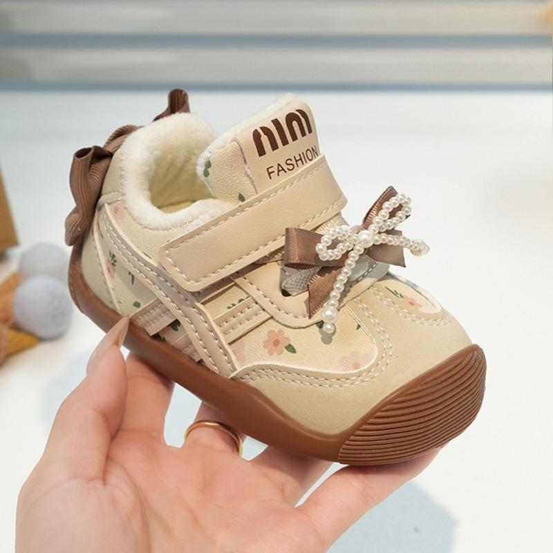 Winter Baby Girls' Walking Shoes (0-3 Years), Infant Bow Shoes, Girls' Princess Boots, Warm Children's Fleece-Lined Shoes.