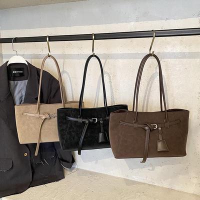 2025 Herbst Damen Französische Nische Mattierte Schultertasche - Stilvolles und Schlichtes Baguette-Design