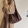 Retro soft leather tote bag women's large capacity 2025 new versatile fashion shoulder bag casual commuter bucket bag