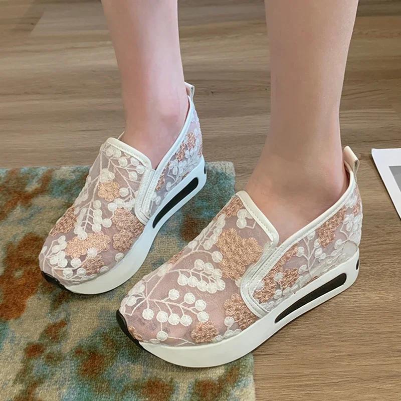 Fashion Flower Embroidery Platform Sneakers for Women Sli On Breathable Mesh Casual Shoes Woman Spring Summer Thick Sole Loafers Female