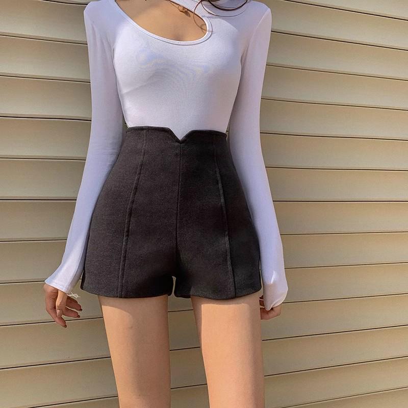 

2024 Новые европейские женские шорты с высокой посадкой и широкими штанинами из смесовой шерсти для осени и зимы S