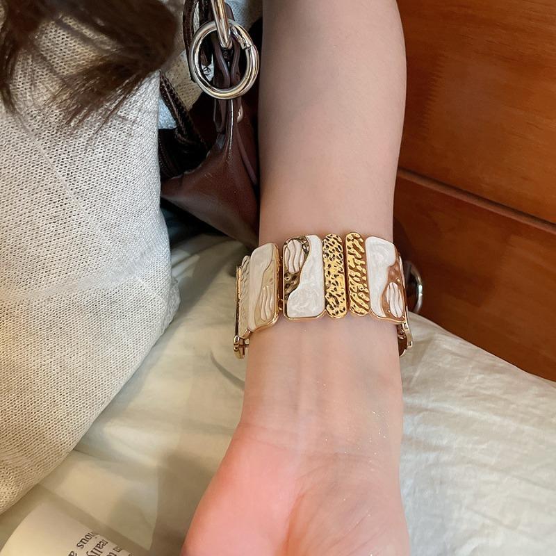 Women Stylish Bangles Two Tone Enamel Printed Spliced Square Geometric Chunky Gold Silver Metal Elastic Popular Bracelets