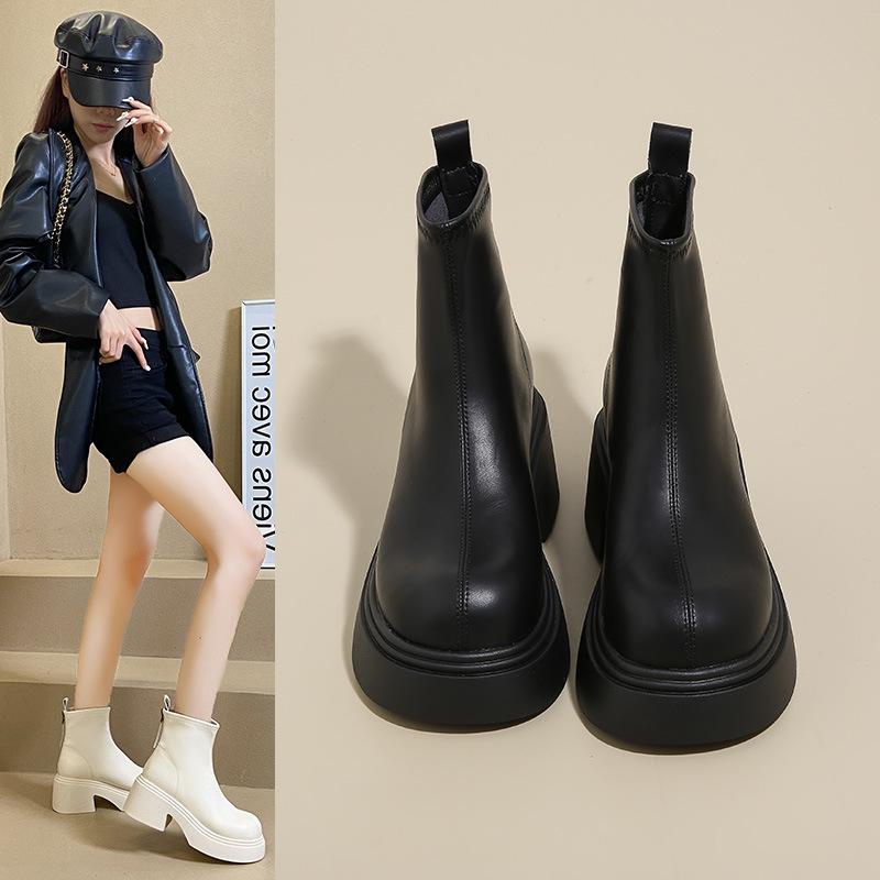 Platform short boots women's autumn 2025 new retro autumn and winter small versatile thin boots rear zipper Martin short boots