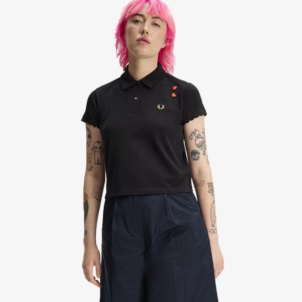 FRED PERRY [Amy Winehouse] Embroidered Detail Polo Shirt - Black/White Afpf2612137-102