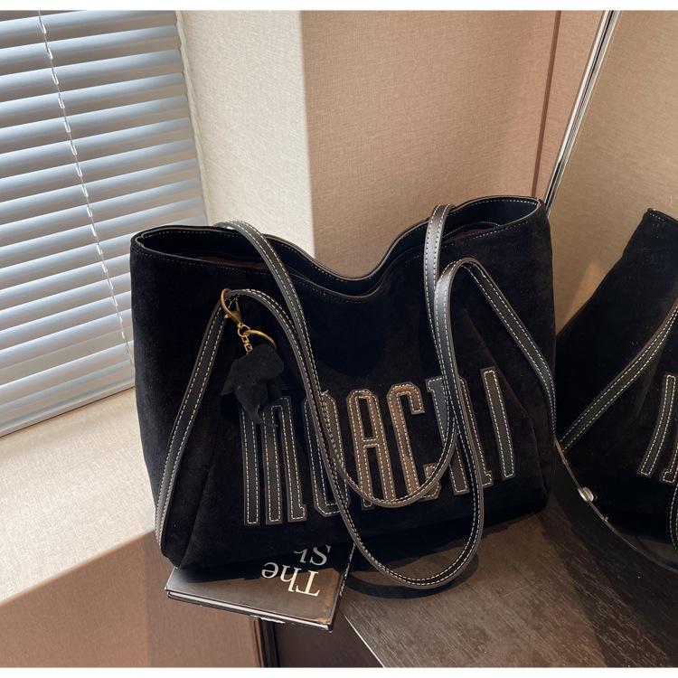 Autumn and Winter Retro Large-capacity Bag Women's 2024 New Fashion Commuter Shoulder Bag Suede Matte Tote Bag