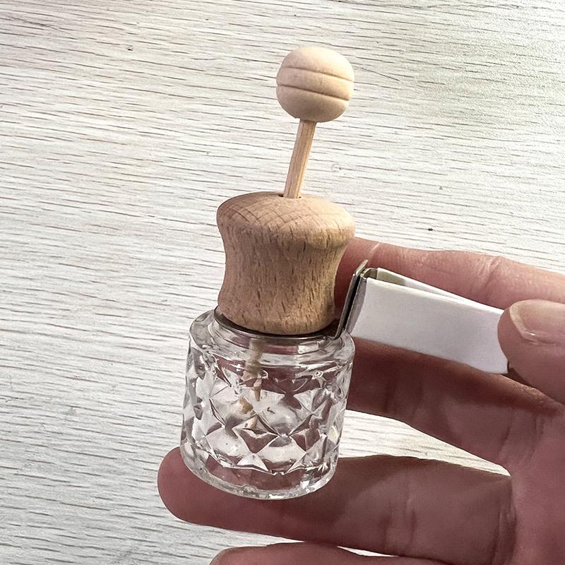 Car Vent Glass Aromatherapy Bottle - Essential Oil Scented Ornament for Car Interior Decoration