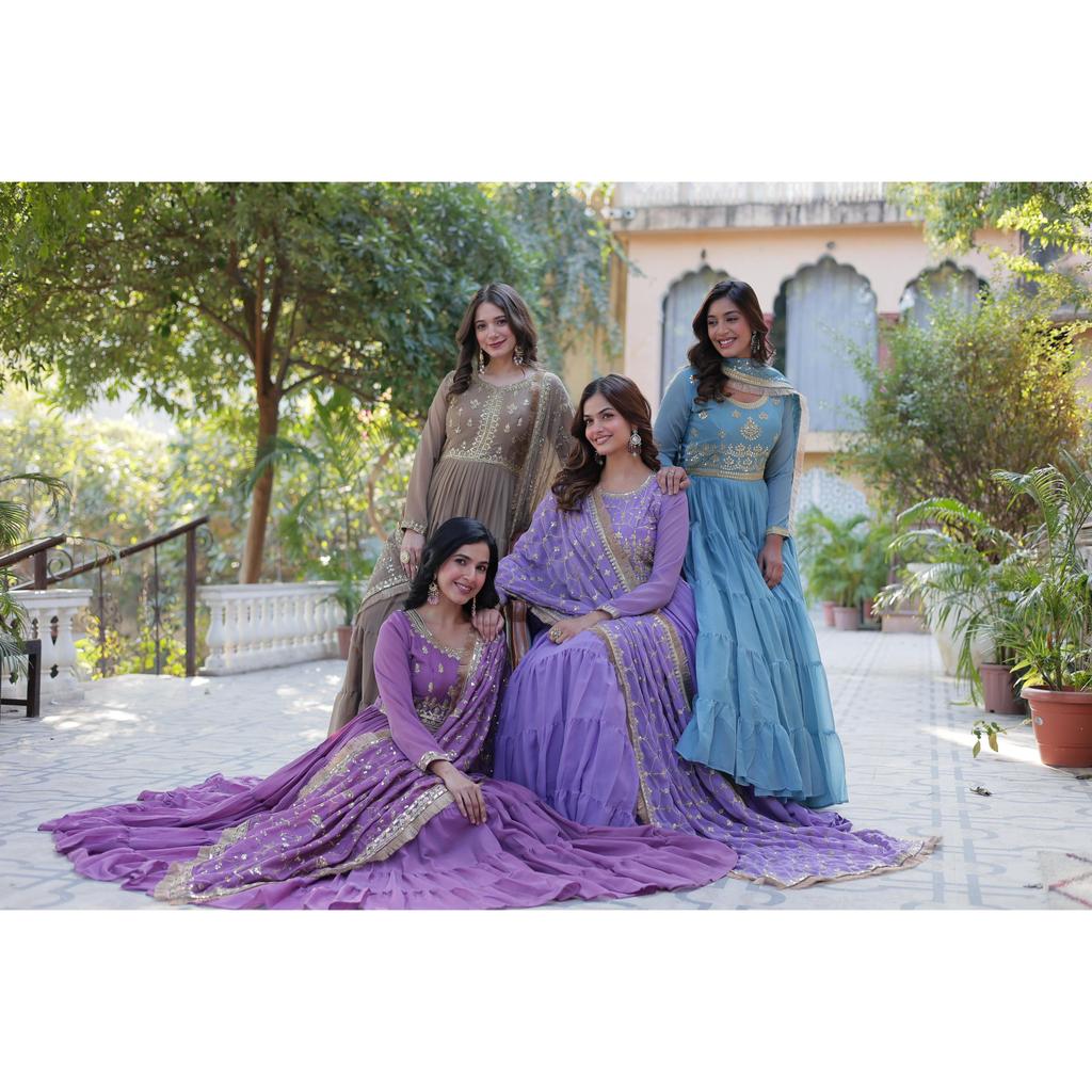 Pożądana damska suknia z pełnym dołem, wykonana z tkanin Star Georgette i designerska haftowana dupatta z atrakcyjnym koronkowym brzegiem, KOLOR:- 4