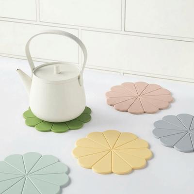 2PCS Food Grade Flower Shaped Silicone Mat Anti Scalding Heat Resistant Drink Cup Coaster Pot Mat Anti Slip Table Mat