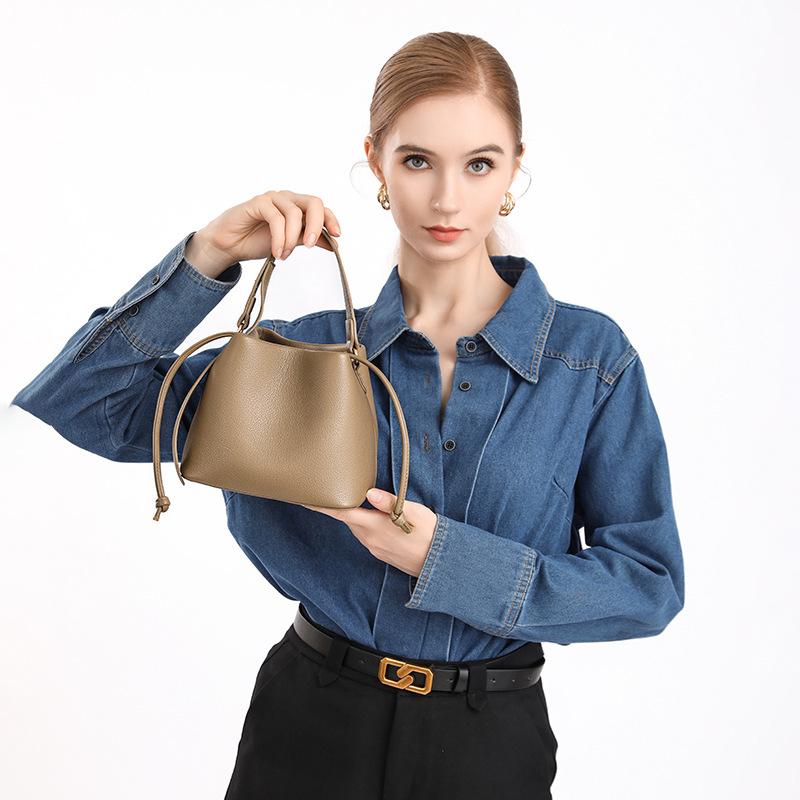 Vegetable Basket Bag Drawstring Bucket Bag Textured Commuter Versatile Shoulder Messenger Bag Women's Elegant Handbag