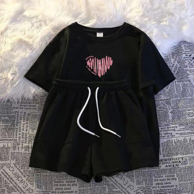 

Женский модный летний спортивный костюм из двух частей - футболка с коротким рукавом свободного кроя и шорты для повседневной носки Double Extra Large чёрный