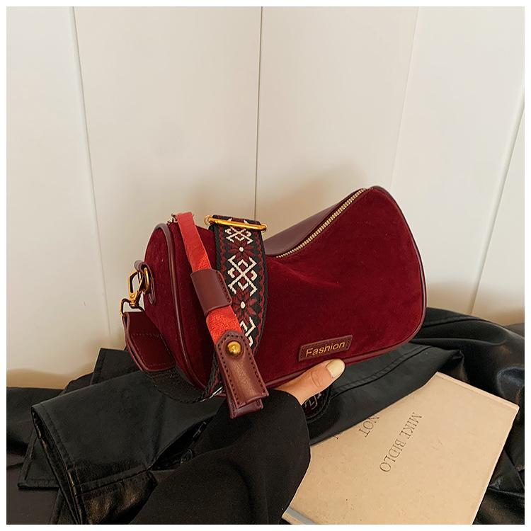 Maillard Retro Matte Small Bag Women's 2024 New Autumn Versatile Wide Shoulder Strap Messenger Bag Super Fire Dumpling Bag