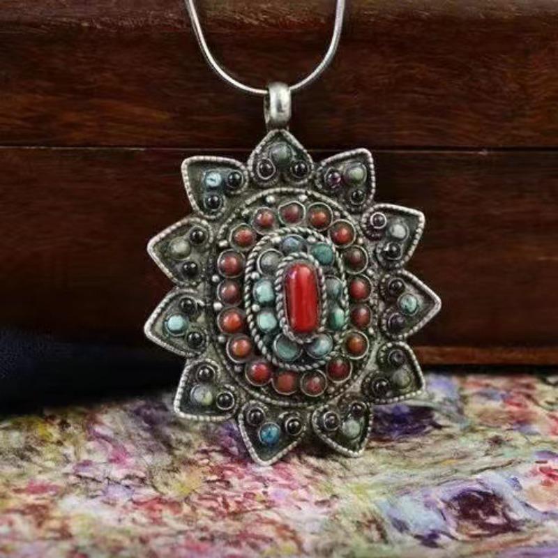 Hand-set natural stone necklace pendant - royal vintage style pendant necklace