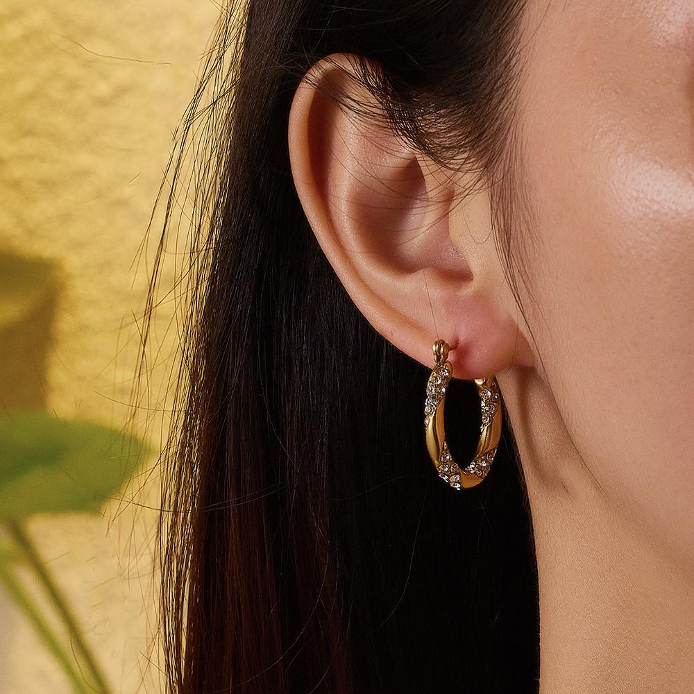 18K Gold Plated C-Shaped Twisted Stainless Steel Earrings with Inlaid Diamonds - High-end Titanium Steel Accessories