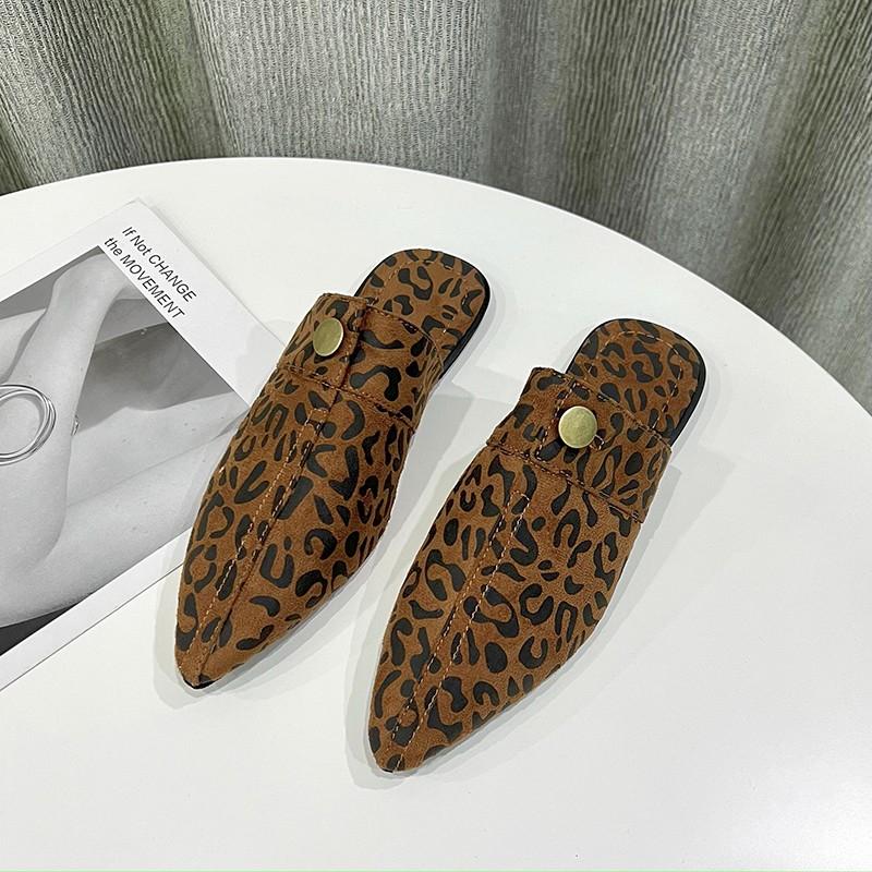 Fashion Women Slippers 2025 New Summer Designer Sandals Pointed Toe Fashion Slippers Beach Big Size Slides Women Zapatos De Mujer