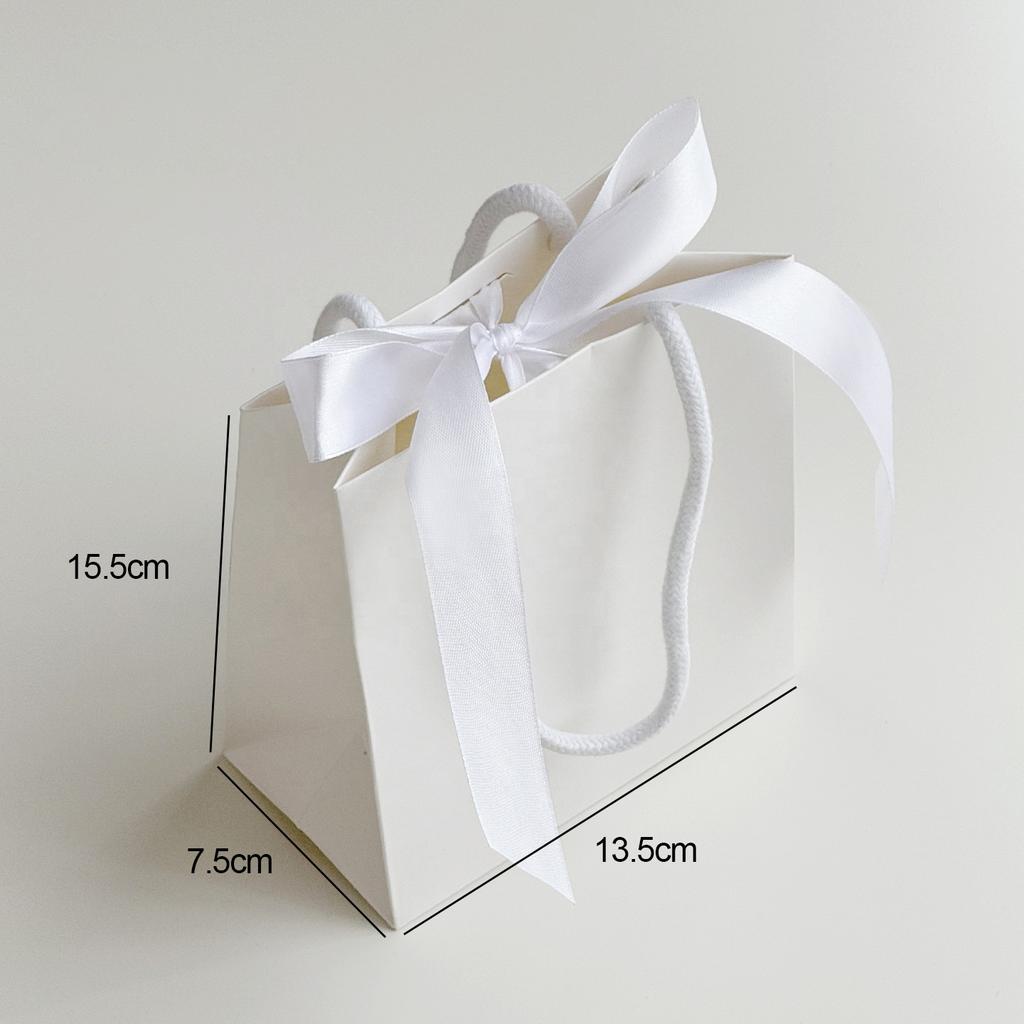 Small Business Accept Art Paper Material Luxury Gift Paper Bag Green Color Bows Handle Custom Paper Bag With Personal Logo Print