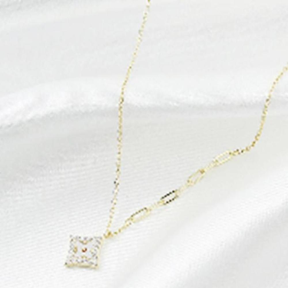 [Onoma] Onm Square Necklace Mother-of-Pearl Zirconia Daily Suit (32617418)