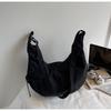 Trendige weiche Nylon-Pendler-Damentasche Knödelform Koreanischer Stil Umhängetasche Leichte lässige Umhängetasche für Damen Mädchen