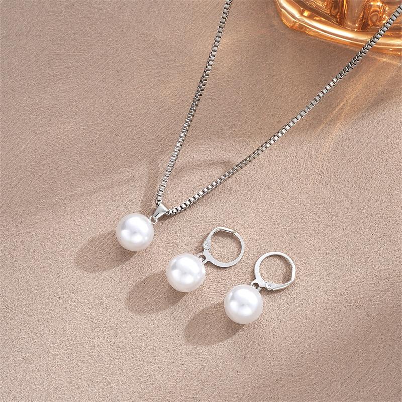 Necklace Jewelry Set Fashion Pearl Necklace Earrings Two-piece Set Temperament Ladies Niche High Sense
