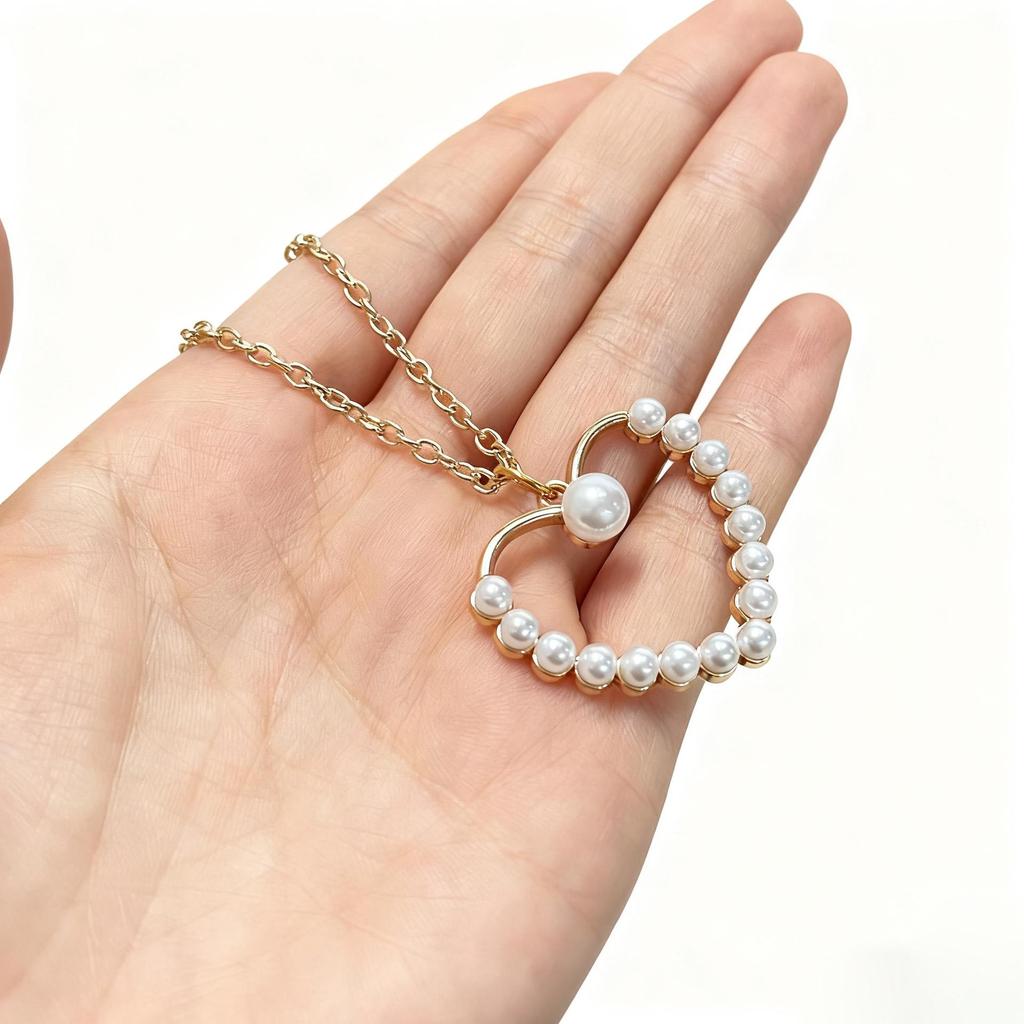 Retro Heart & Pearl Layered Necklace for Women - Fashionable Clavicle & Sweater Chain