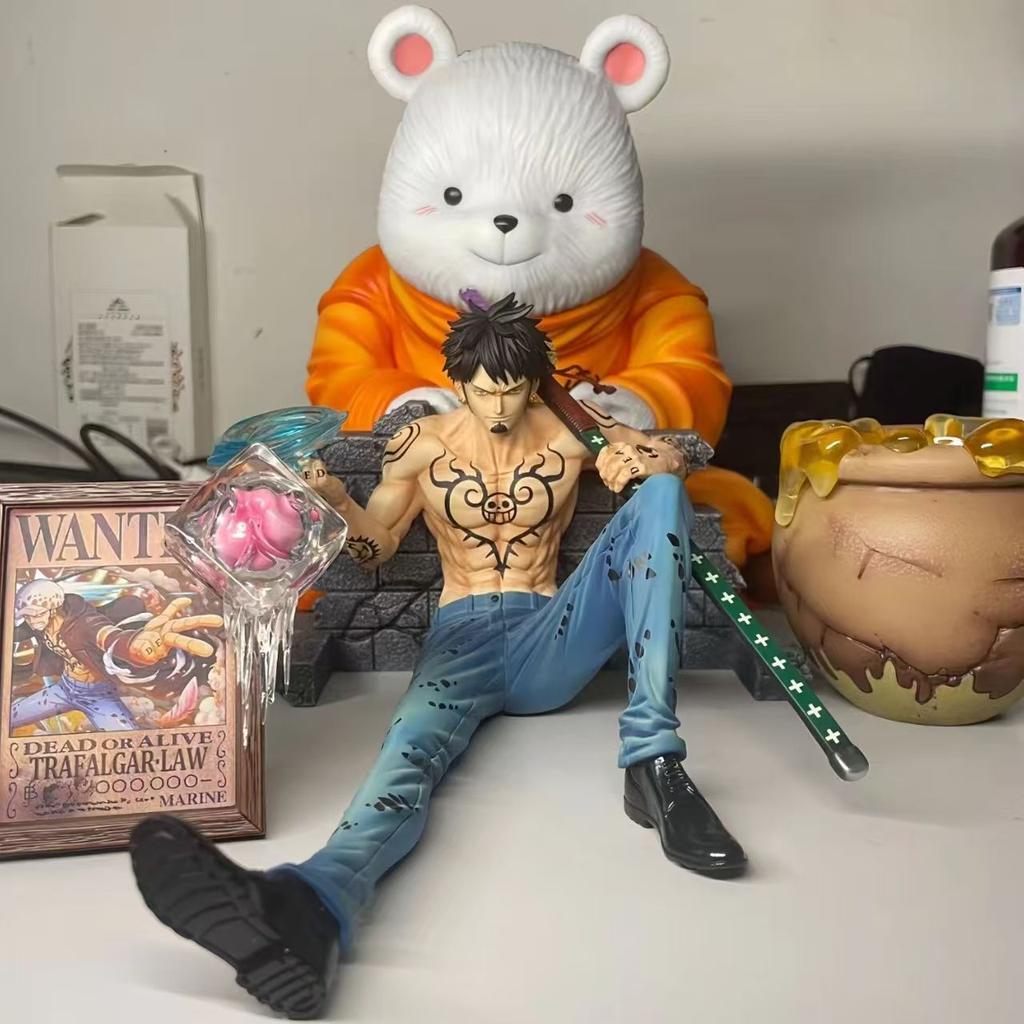 Anime One Piece Model Sitting Posture Trafalgar D. Water Law Statue Desk Model Scene Peripheral Toy Children Birthday Gift