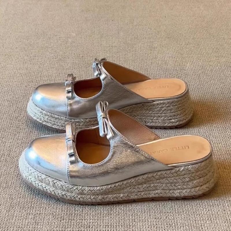 

Соломенные шлепанцы на толстой подошве с бантом на союзке, женская уличная обувь, лето 2025, новинка, с круглым носком, удобные, на среднем каблуке, полузакрытые женские туфли 40 серебряный