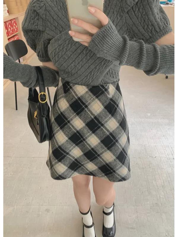 Korean-Style Retro Plaid Wool A-Line Skirt for Women, 2024 - High-Waisted, Slim Fit, Large Sizes Available
