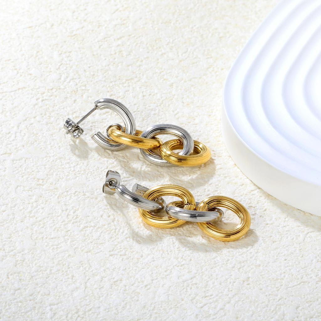 Modische Edelstahl-Liebesherz-Schmetterlings-Ohrringe für Mädchen, Niedlicher Schmuck INS-Design, Vielseitige Punk-Unregelmäßige Ohrringe