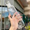 Eine BPA-freie Polycarbonat-Wasserflasche mit Zeitmarkierung - 1 Stück, 500 ml/700 ml, Handwäsche, Leichtes rundes Design