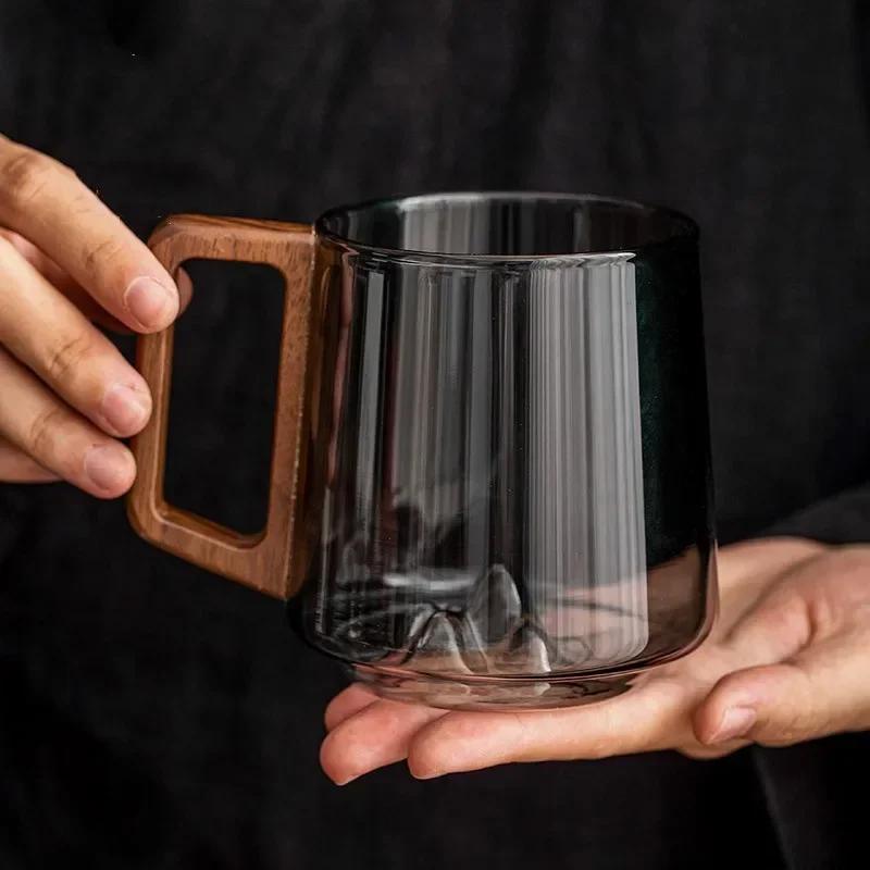 Guanshan Glas einwandige Trinkbecher mit seitlichem Holzgriff, Haushalts-Großraum-Milchtee-Saft einwandiges Glasgeschirr