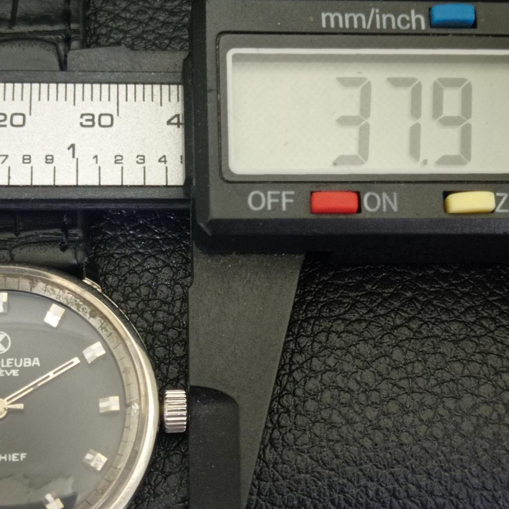 HAND-WINDING VINTAGE FAVRE LEUBA SEA CHIEF SWISS MENS BLACK DIAL WATCH a703835-1