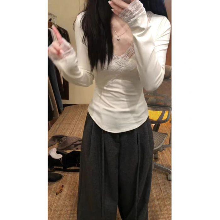 French Lace Trim Velvet V-Neck Shirt: Slim Fit, Long Sleeve Women's Korean Style Top for Autumn/Winter
