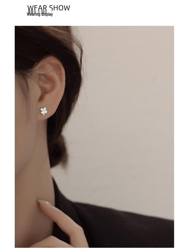 Banyan Tree S925 Silver Four-Leaf Clover Earrings - Summer Fresh, Trendy All-Match Jewelry for Women