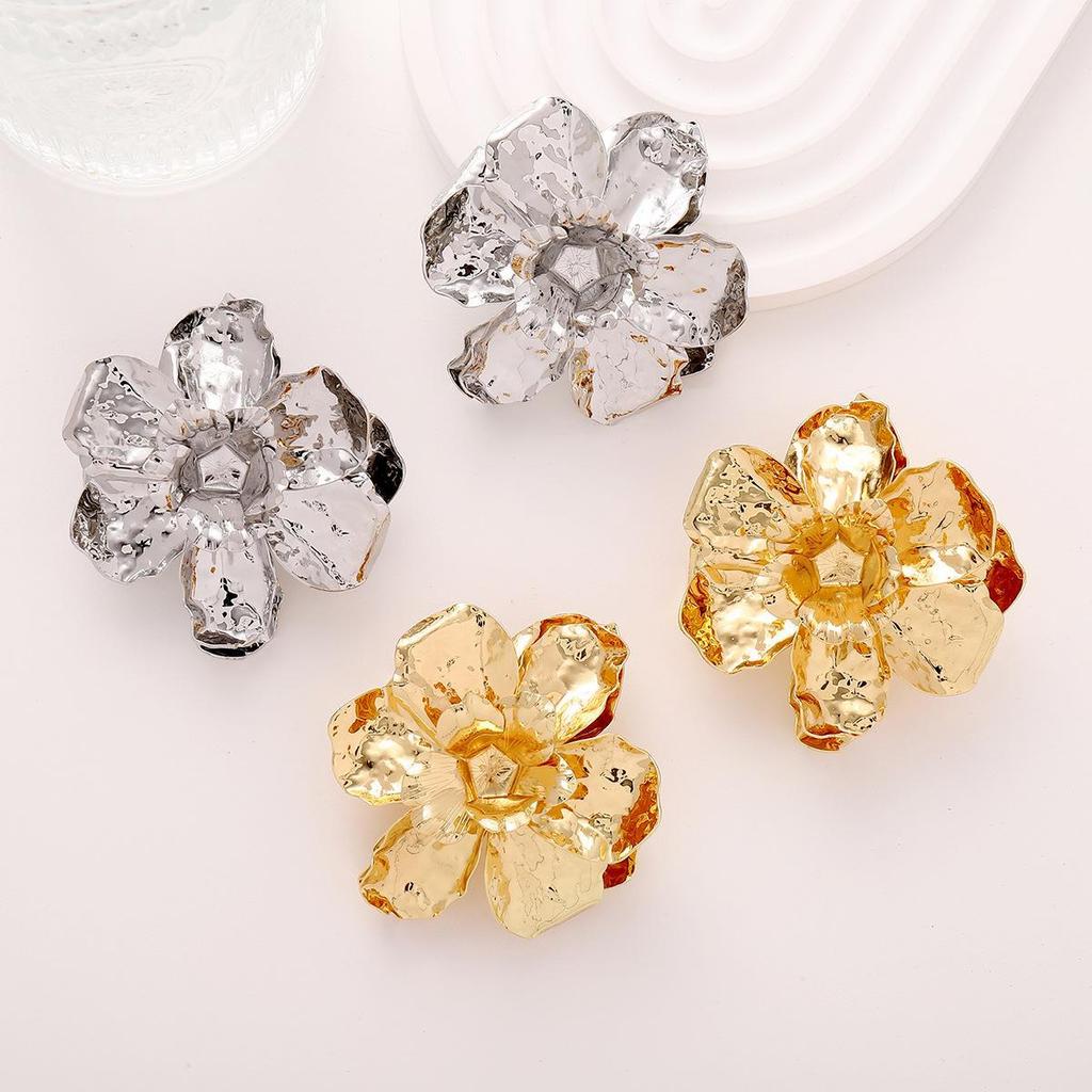 Z High-End Metal Pleated Flower Earrings: Unique, Bold, Heavy-Duty Design for Women