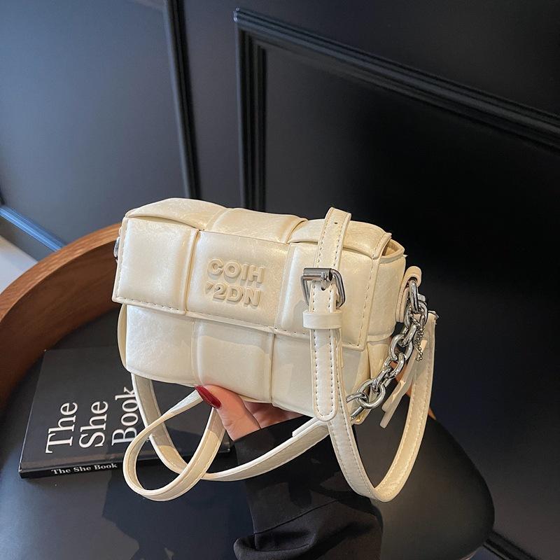 Women's Bag 2025 New Trendy High-end Fashion Versatile Shoulder Messenger Bag Autumn and Winter Woven Portable Small Square Bag