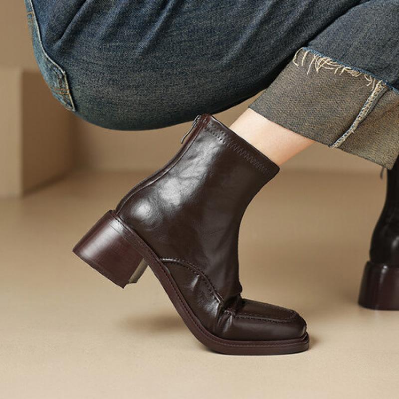 Autumn and Winter Leather Women's Martin Boots Rubber Sole Square Head Large Size Women's Boots Middle Heel Square Heel Korean Version of the New M