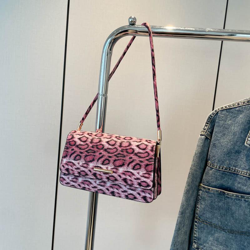 Trendy Street Style Medium Sized Pu Material Small Shoulder Bag For Women This Autumn розовый