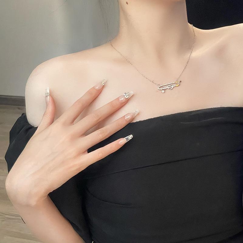 Niche Design Necklace Women'S High Sense Fashion Pin Love Collarbone Chain