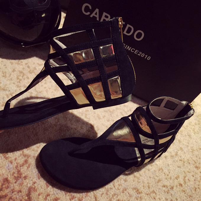 Spot large size flat bottom 35-42 size spring and summer flat bottom toe rear zipper T with sandals hollow herringbone sandals women