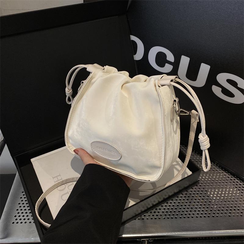 Niche Fashion Trendy Bags for Women New Pleated Fashionable Small Square Bags Simple Casual Fashionable Shoulder Bags