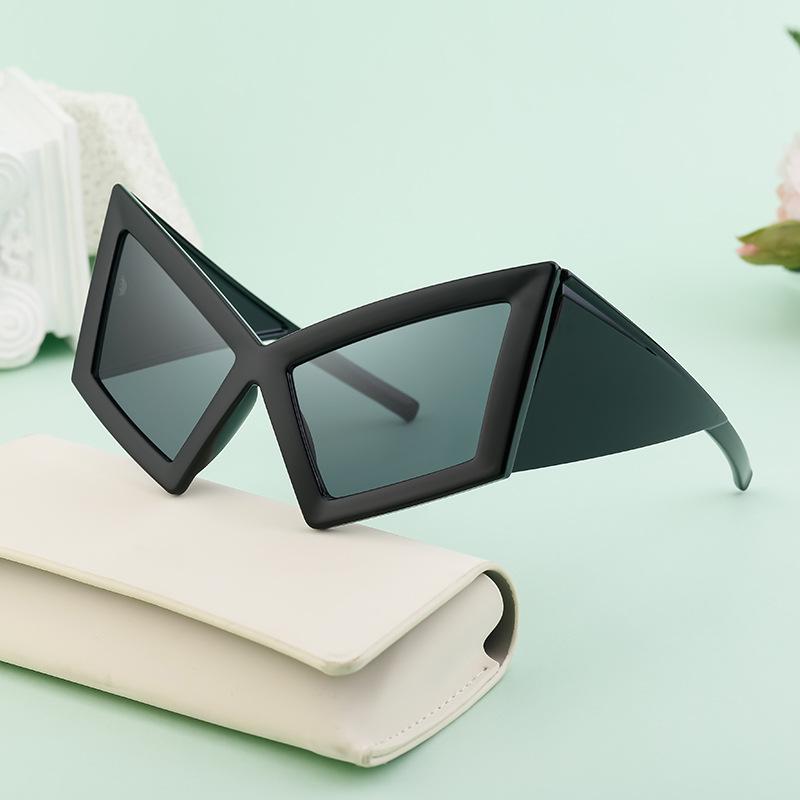 Trendy Cat-Eye Sunglasses: European & American Hip-Hop Style for Beach Parties