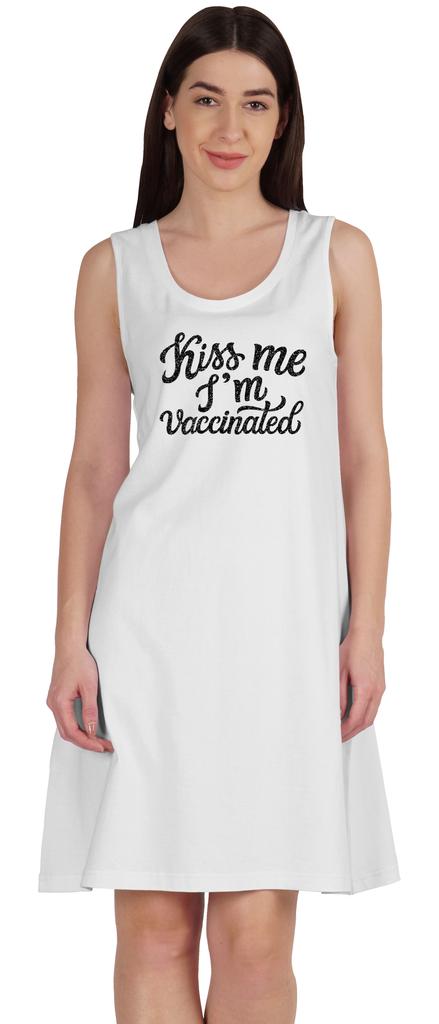 Inkmeso Kiss Me I  M Vaccinated T-shirt Funny Pro Vaccine Summer Scoop Neck