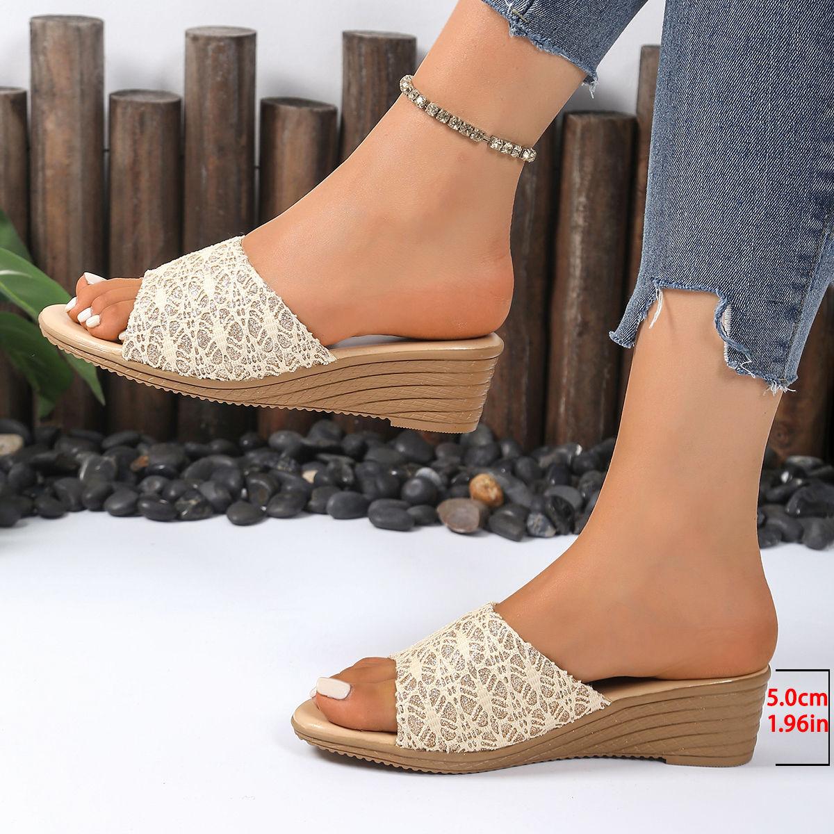 

Летняя мода Водяной бриллиант Новый высокий каблук Рисунок подошвы Противоскользящие Внешние тапочки Сандалии Одна линия 42